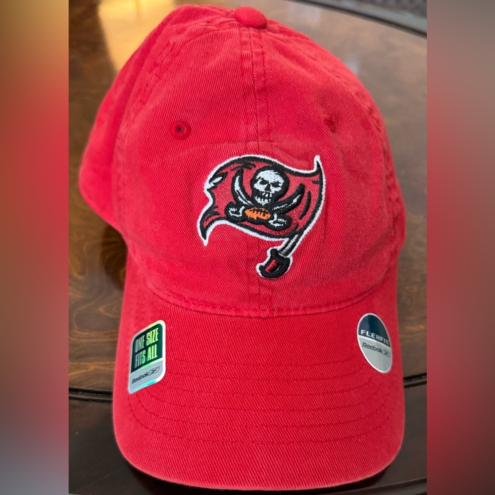 🏴☠️ Official Tampa Bay Bucs On Field NFL Cap - $25 CAD 🧢